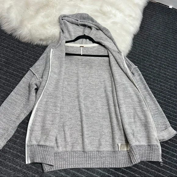 Free People In Bloom Oversized Slouchy Hoodie Sweater In Gray. Size XS - Picture 10 of 16